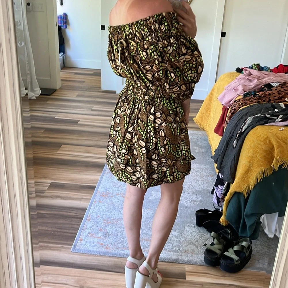 ALC NWT Stunning‎ Off Shoulder Print Dress Size US 6